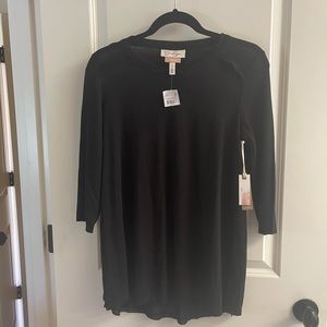 Black lightweight nursing top